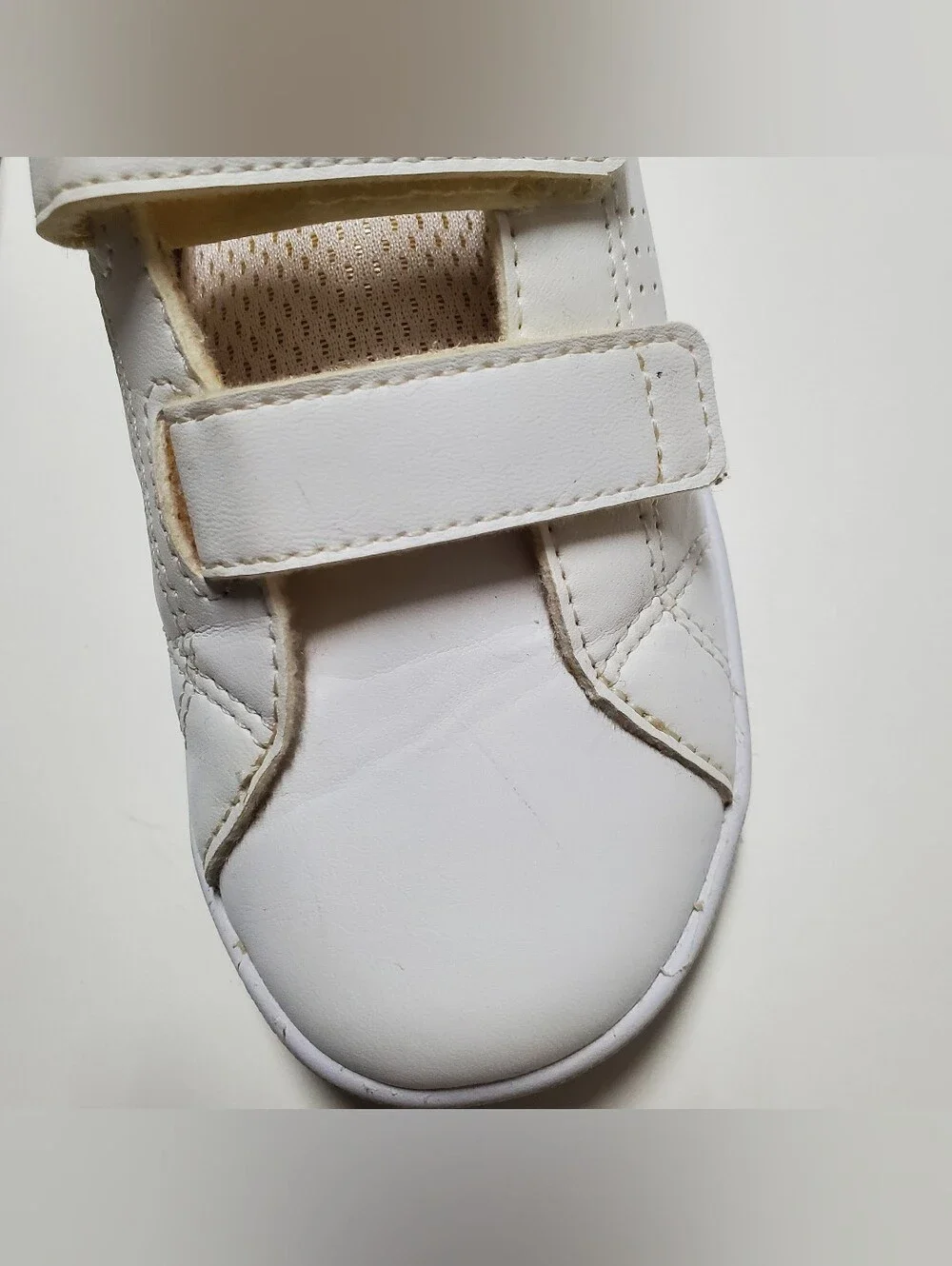 Adidas Neo Comfort Footbed Kids White w/ Green Accents Velcro Strap Sneakers 10K